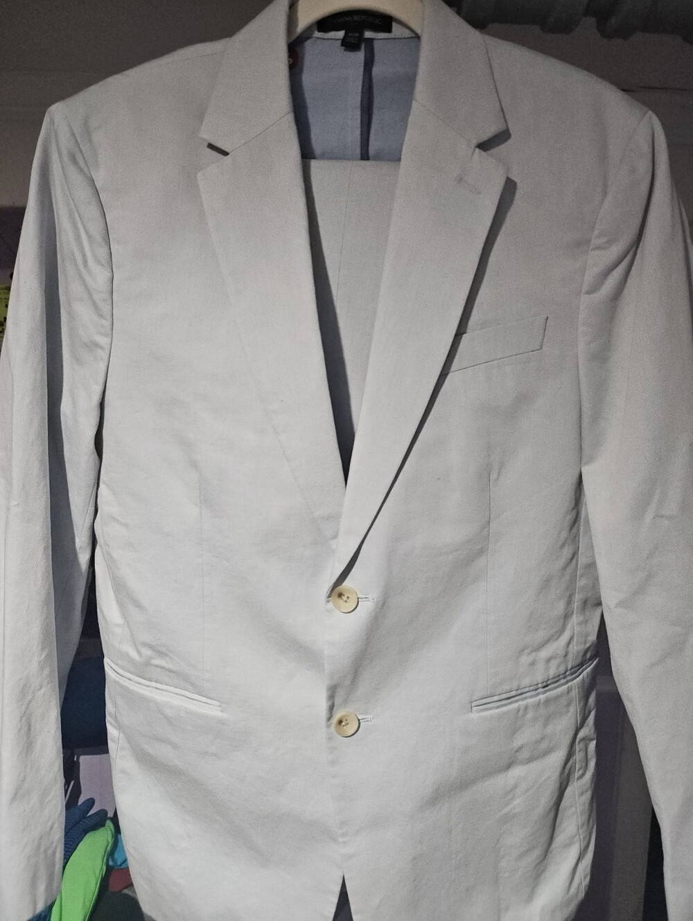 Men's Light Gray Single-Breasted Suit